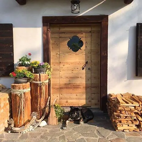 Casa Rossodisera 도메게 디 카도레