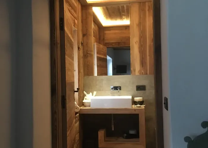 Casa Rossodisera 게스트하우스 4*